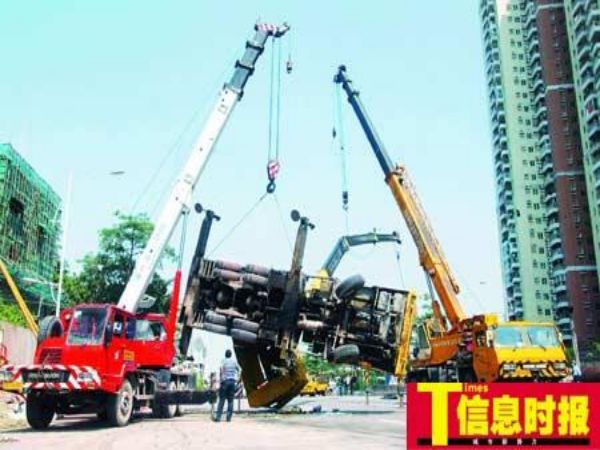 佛山市吊车出租_-吊车出租液压支腿分为哪几种?